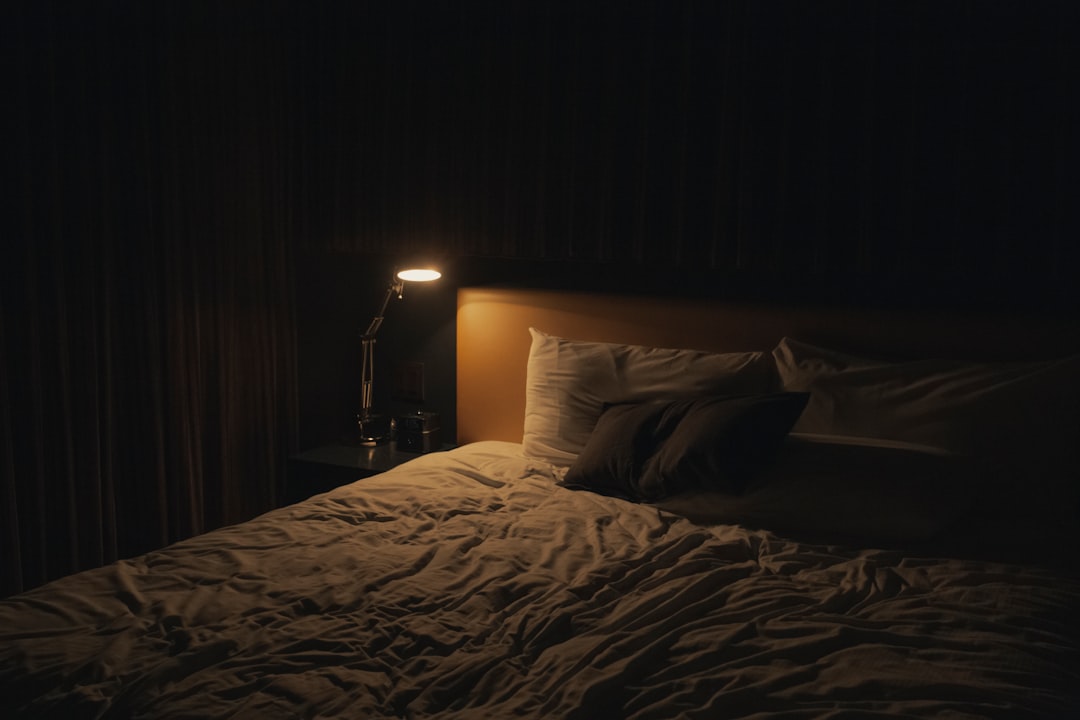 Nieuwe collecties hotel-stijl gordijnen: luxe voor je slaapkamer